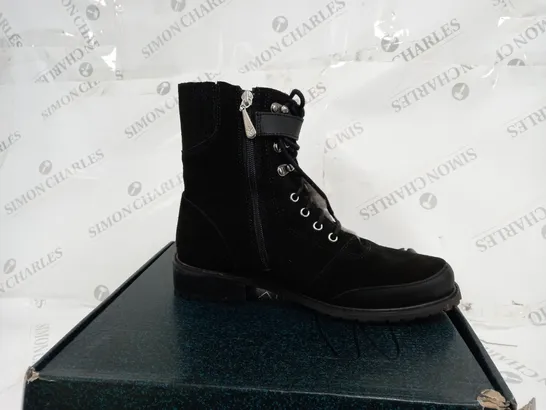 EMU LARAWAG WATERPROOF BOOTS - SIZE 6