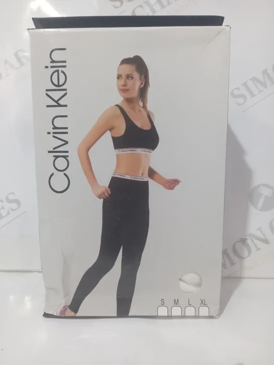 BOXED CALVIN KLEIN LEGGINGS AND TOP SET IN WHITE SIZE M