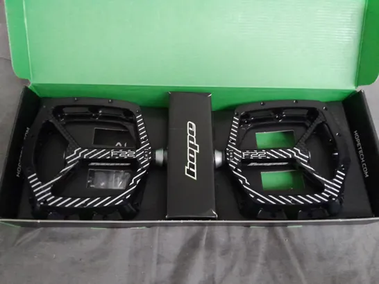 HOPE F22 PEDALS IN BLACK 