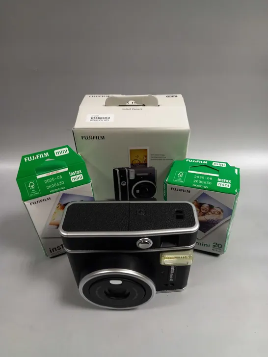 BOXED FUJIFILM INSTAX MINI 40 INSTANT CAMERA  RRP £137.99