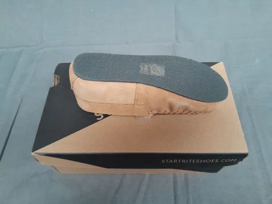 BOXED PAIR OF STARTRITESHOES GO SNUGGLE TAN SUEDE DOG SHOES SIZE EU 30