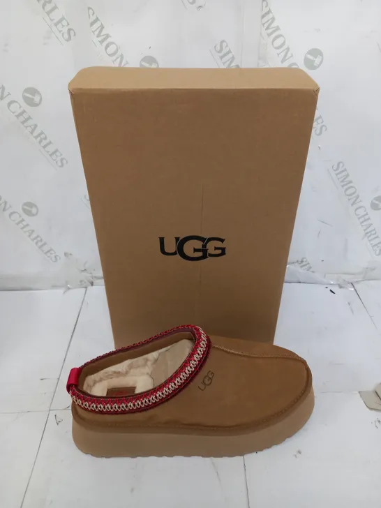 BOXED PAIR OF UGG TAZZ UK 6 