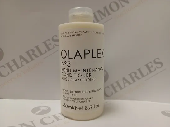 OLAPLEX NO. 5 BOND MAINTENANCE CONDITIONER 250ML