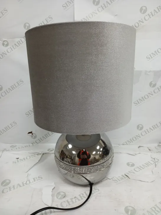 BOX OF 2 JULIEN MACDONALD LAMPS WITH LAMP SHADE 