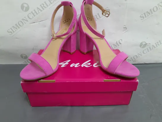 BOXED PAIR OF ANKIS OPEN TOE BLOCK HEEL SANDALS IN PINK UK SIZE 3