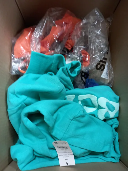 BOX OF APPROXIMATELY 10 ASSORTED CLOTHING ITEMS TO INCLUDE JUMPERS, TOPS, BATHING BRA ETC