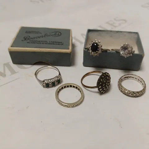 ASSORTMENT OF SIX RINGS IN BEAVERBROOKS BOX