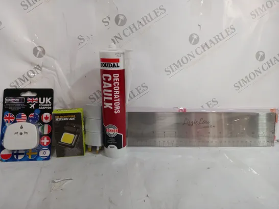 BOX OF APPROXIMATELY 9ASSORTED ITEMS TO INCLUDE - KEYCHAIN LIGHT - UK TRAVEL PLUG - SOUDAL DECORATORS CAULK ECT