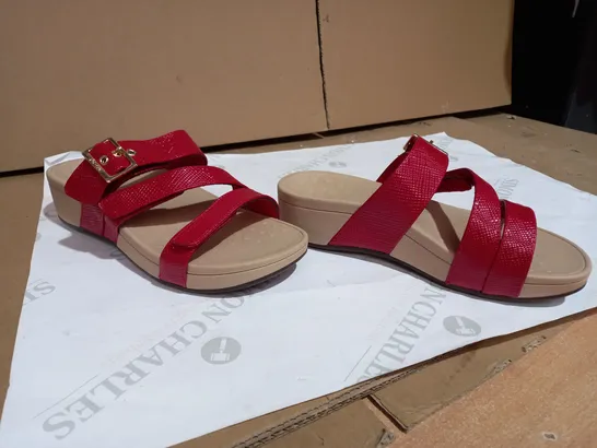 BOX OF VIONIC RED LEATHER STYLE SANDALS SIZE 6