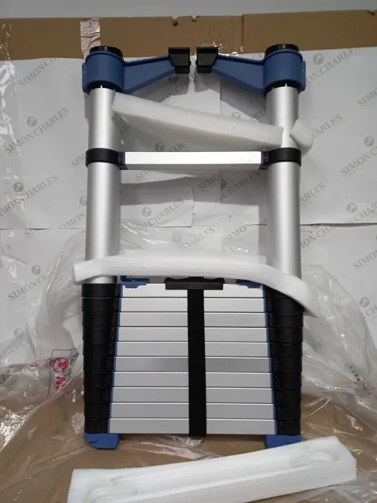 BUILDCRAFT 3.2M TELESCOPIC LADDER