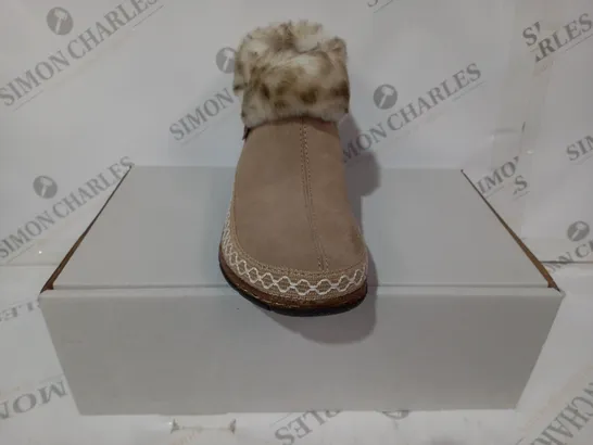 BOXED PAIR OF EARTH ORIGINS EMMALYN BEIGE BOOTIES - SIZE 5