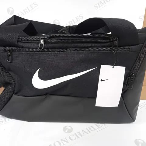 NIKE BRASILIA 9.5 TRAINING DUFFLE BAG