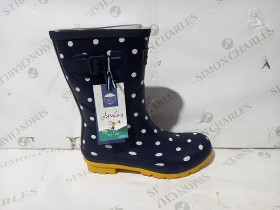 BOXED PAIR OF JOULES WELLINGTON BOOTS IN NAVY/WHITE UK SIZE 7