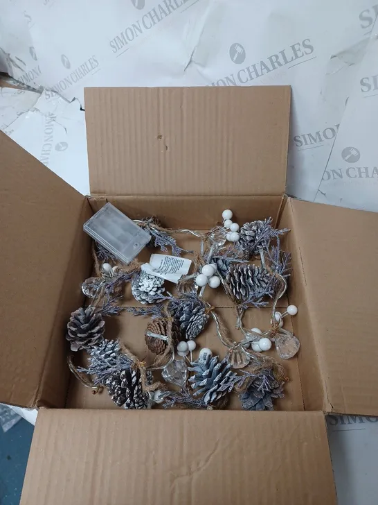 BOXED WHITE WASH CONES PRE-LIT CHRISTMAS GARLAND  RRP £19.99