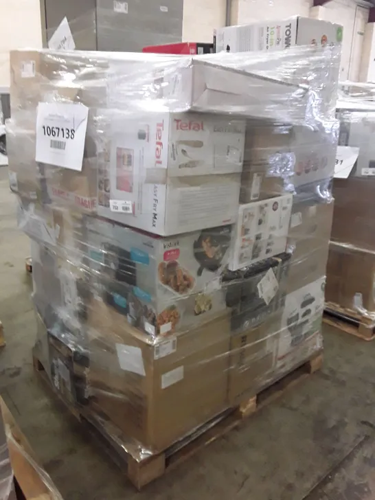 PALLET OF APPROXIMATELY 34 UNPROCESSED RAW RETURN HOUSEHOLD AND ELECTRICAL GOODS TO INCLUDE;