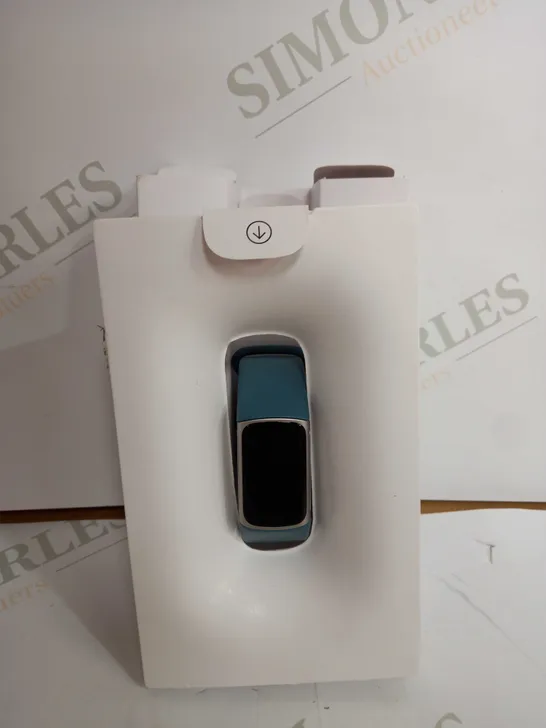 OUTLET FITBIT CHARGE 5 HEALTH & FITNESS TRACKER