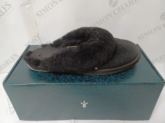 BOXED PAIR OF EMU AUSTRALIA NEST "JOLIE" SHEEPSKIN SLIPPERS - UK SIZE 6, BLACK