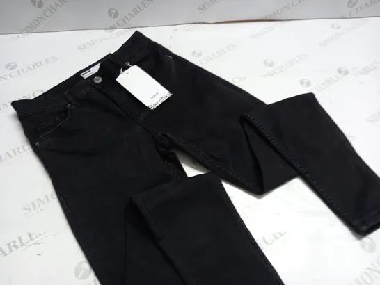 BERSHKA DENIM PUSH UP BLACK JEANS - EUR 38