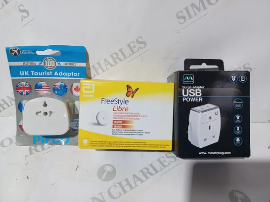 APPROXIMATELY 15 ASSORTED HOUSEHOLD ITEMS TO INCLUDE USB POWER SURGE ADAPTER, FLASH GLUCOSE MONITORING SYSTEM, UK TOURIST ADAPTOR, ETC