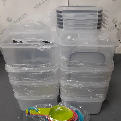 LOT OF PLASTIC STORAGE POTS WITH CLIP SHUT LIDS