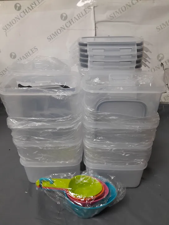 LOT OF PLASTIC STORAGE POTS WITH CLIP SHUT LIDS