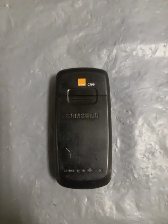 SAMSUNG C300 SLIDE MOBILE PHONE BLACK