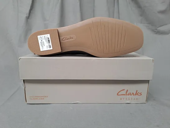 BOXED PAIR OF CLARKS ARTISAN SLIP-ON SHOES IN BLACK UK SIZE 6