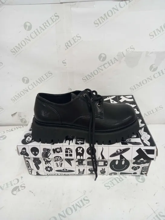 BOXED PAIR OF KOI FOOTWEAR PINEMOON LACE UP SHOES IN BLACK - SIZE 4