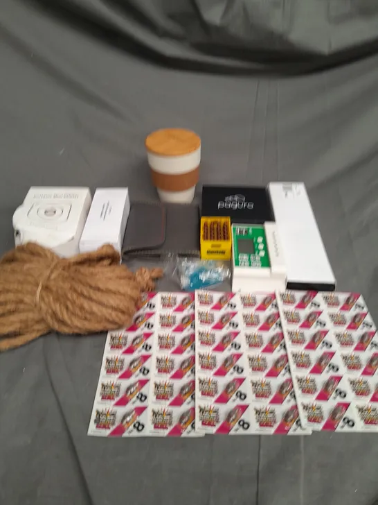 BOX OF ASSORTED HOUSEHOLD ITEMS TO INCLUDE ROPE, MINI PRINTER AND SLOW PLUG