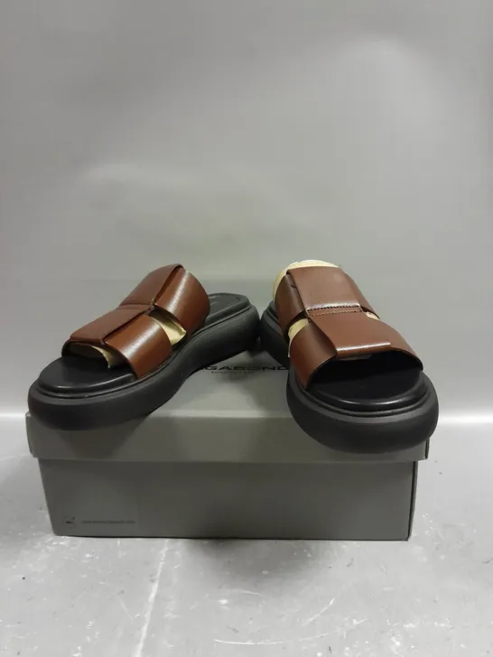 BOXED PAIR OF VAGABOND BLENDA SLIP ON SHOES - 5