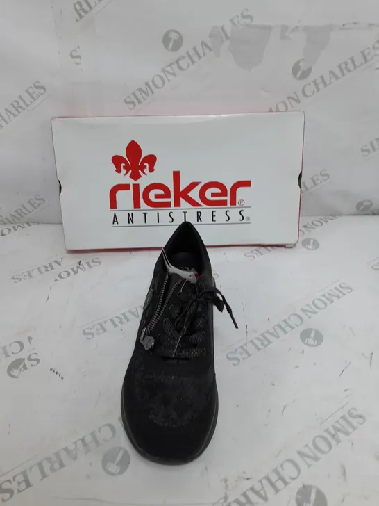 BOXED RIEKER ZIP BLACK TRAINERS IN SIZE 5 