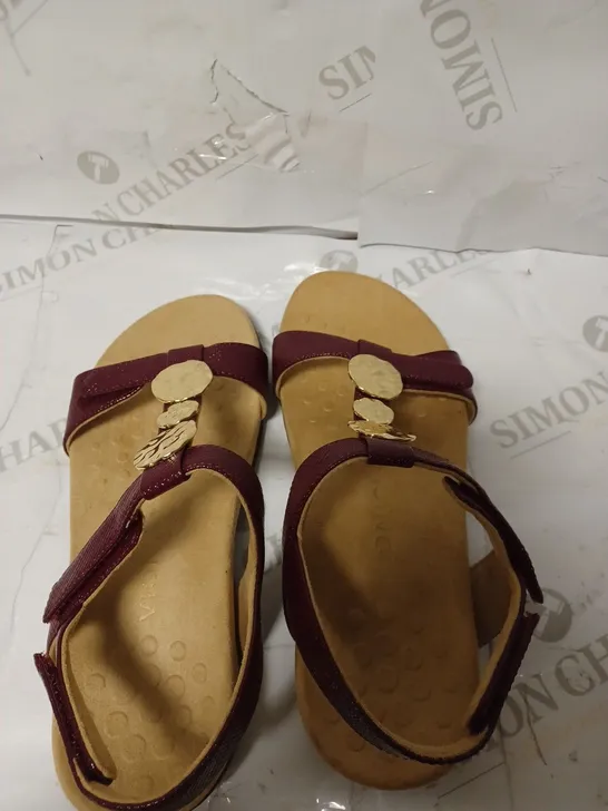 VIONIC REST FARRA LIZARD FIG SIZE 6 SANDALS