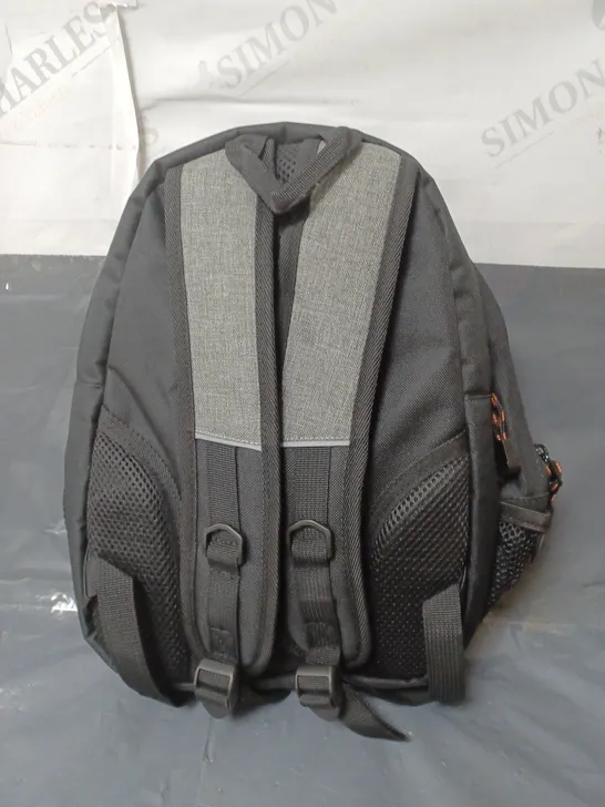 MOUNTAIN WAREHOUSE SMALL BACKPACK BLACK