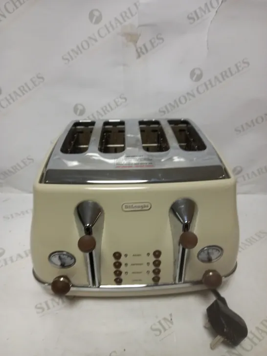 DELONGHI 4 SLICE TOASTER 