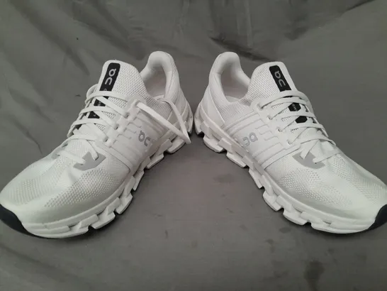 PAIR OF ON CLOUDSWIFT SHOES IN OFF-WHITE UK SIZE 9