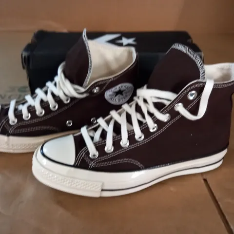 PAIR OF CONVERSE UNISEX ALL STAR HI TRAINERS IN BROWN - MENS 8 WOMENS 10