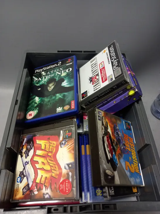 TOTE OF APPROX 20 ASSORTED CLASSIC GAMES TOO INCLUDE MIDNIGHT CLUB , RETURN THE FIRE AND THE MATRIX , ETC 