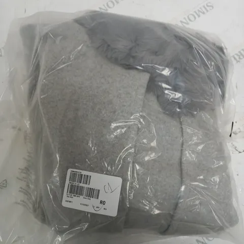 FRANK USHER FUR TRIM CAPE DOVE GREY ONE SIZE