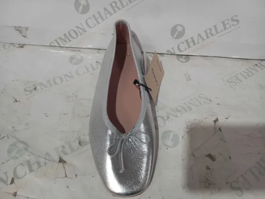 BOXED PAIR OF MNG SLIP-ON FLAT SHOES IN SILVER COLOUR EU SIZE 37