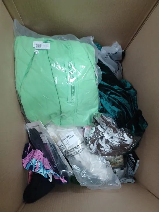 BOX OF APPROX. 50 ASSORTED CLOTHING VARYING IN SIZE/COLOUR/STYLE TO INCLUDE:  TOPS, TROUSERS, JUMPERS