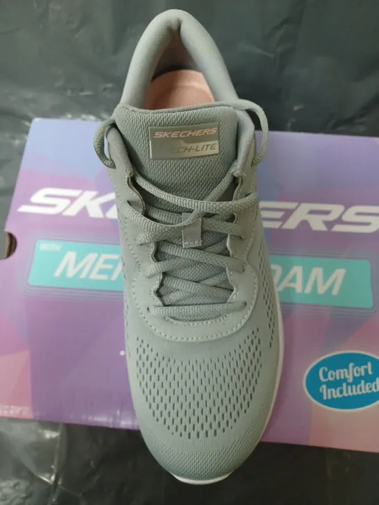 BOXED SKECHERS SKECH-LITE PRO - PERFECT TIME WITH MEMORY FOAM - GREY AND PINK - SIZE 7 UK