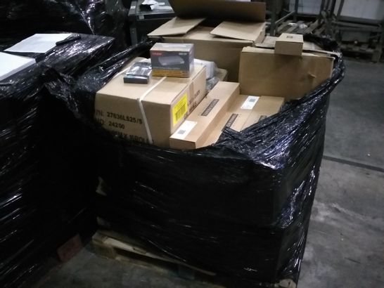 PALLET OF ASSORTED HOUSEHOLD ITEMS TO INCLUDING; I-BOX USB SYNC & CHARGE CABLE. LABGEAR HDMI ACTIVE 2 WAY SPLITTER