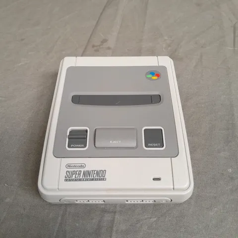 SUPER NINTENDO - NINTENDO CLASSIC MINI