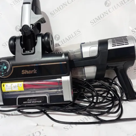 BOXED SHARK CORDED VACUUM 