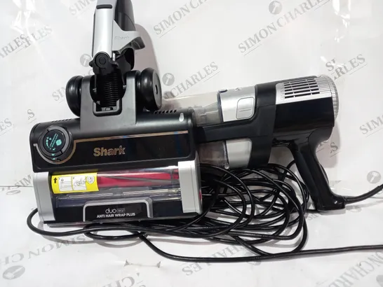 BOXED SHARK CORDED VACUUM 