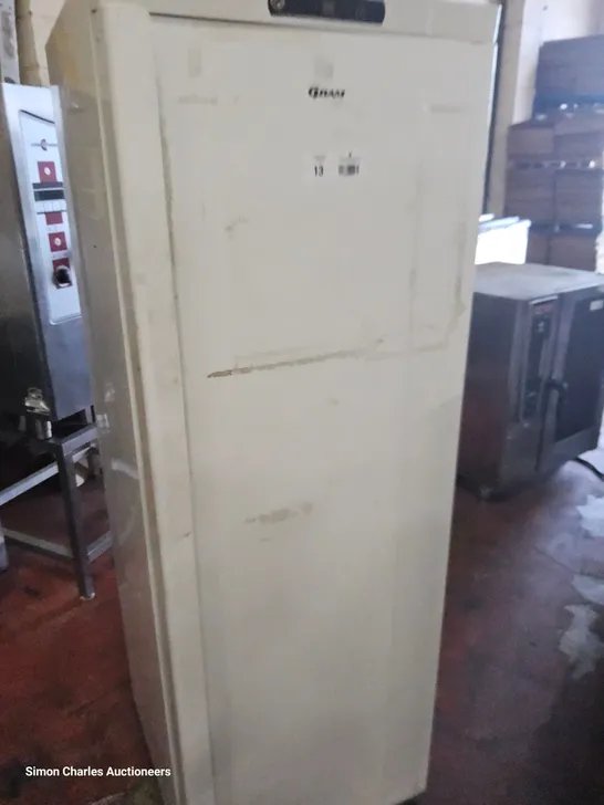 GRAM F400 UPRIGHT FREEZER