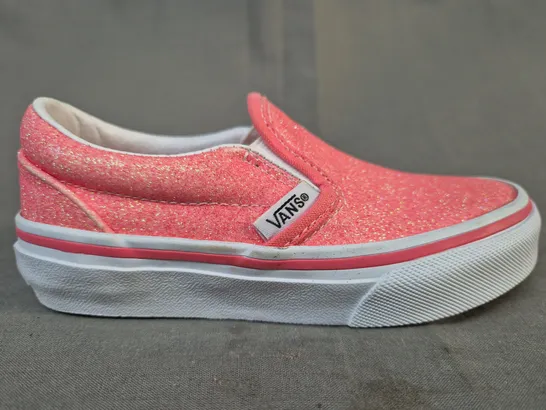 BOXED PAIR OF VANS KID'S CLASSIC SLIP-ON SHOES IN PINK W. GLITTER EFFECT UK SIZE 10