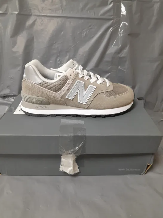 NEW BALANCE WOMENS TRAINERS GREY SIZE 5