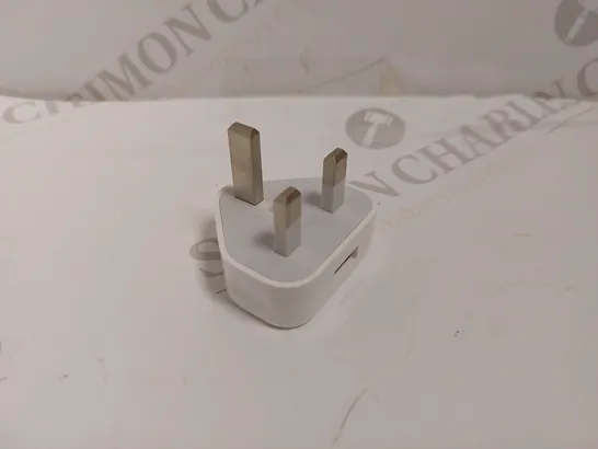 BOX OF APPROX 50 APPLE USB 5W PLUGS