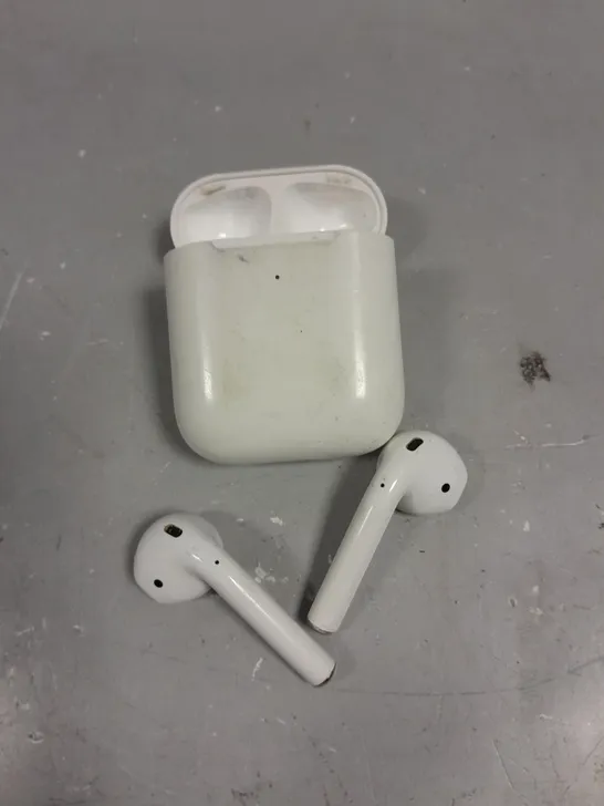 APPLE AIRPODS 2ND GEN WIRELESS EARPHONES 